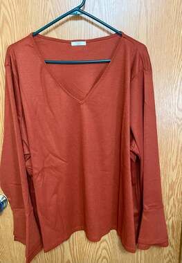 Studio 1886 Women's Waffle Knit Bell Sleeve V-Neck Top in Brick